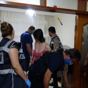 Bursa merkezli 4 ilde fuhuş operasyonu: 15 kişi yakalandı