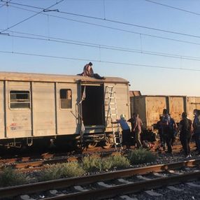 Gaziantep'te vagonun üzerine çıkan 2 genç elektrik akımına kapıldı