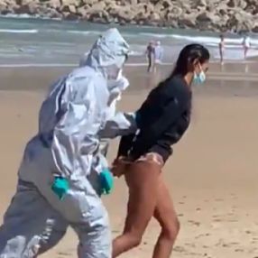 İspanya'da virüslü kadın denizde yakalandı