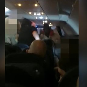 Londra’dan Türkiye’ye gelen uçakta ırkçılık kavgası