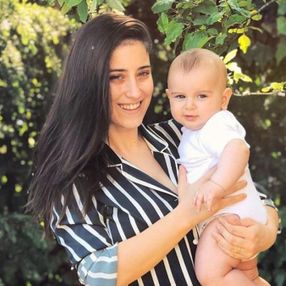 Hazal Kaya, oğlu Fikret Ali'yi paylaştı