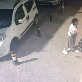 Esenyurt’ta kız kavgası kamerada