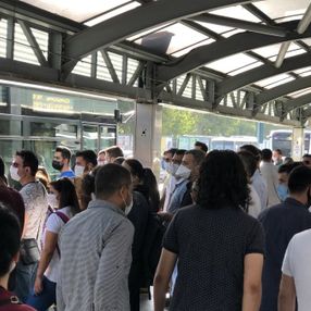 İstanbul'da toplu ulaşımda yoğunluk