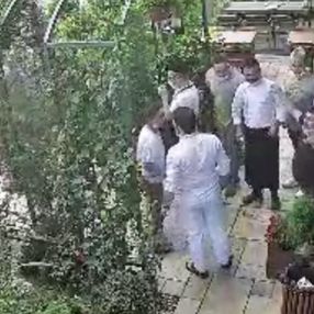 Esenyurt'ta rant kapısı kapanan değnekçiler iş yerini bastı