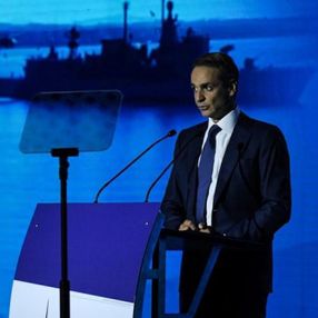 Yunanistan silah almak için ekonomisini zorluyor