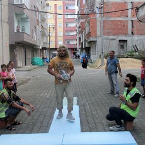 Trabzon'da defile yapan işçilere, oyunculuk teklifleri geliyor