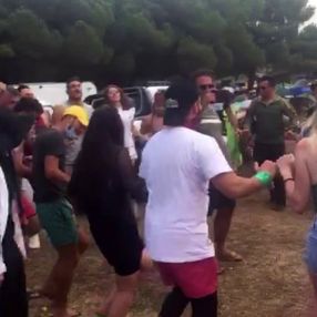 Şile’de salgına aldırış etmeyen gençler festival düzenledi