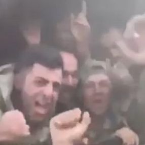 Azerbaycan askerlerinin keyifleri yerinde