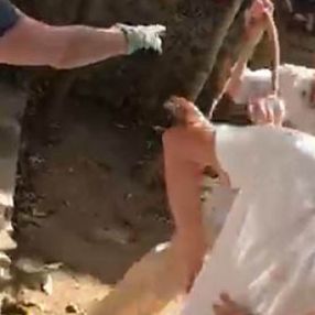 Beykoz'da komşularına sopayla saldıran yaşlı adam