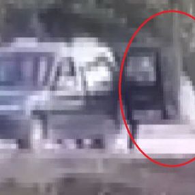 İnegöl Belediye Başkanı Alper Taban, dereye moloz atanlara tepki gösterdi