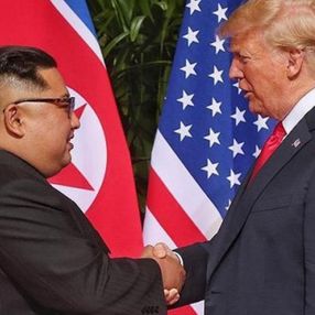 Kim Jong-un'dan Trump'a geçmiş olsun mesajı