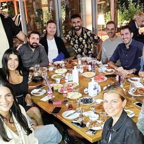 Volkan Demirel ve arkadaşlarının tedbirsiz eğlencesi