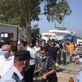 46 yıldır kapalı olan Maraş sahili açıldı