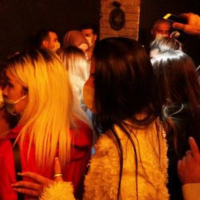 Bursa polisi korona partisini bastı