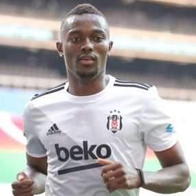 Beşiktaş'ta Bernard Mensah, koronavirüse yakalandı