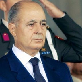 Ahmet Necdet Sezer'den 'Işıklar yanıyor' yorumu