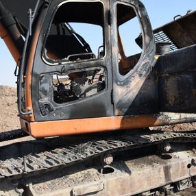 Şanlıurfa’da iş makineleri yakıldı
