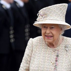 Kraliçe Elizabeth, yatılı temizlik personeli arıyor