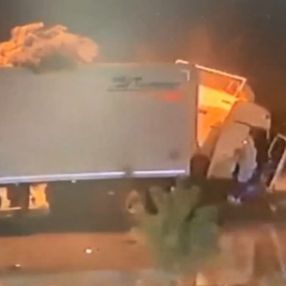 Burdur'da devrilip sürüklenen tırın şoförü sağ kurtuldu