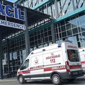 İzmir'de metil alkol zehirlenmesi şüphesiyle tedavi altına alınan kişi öldü