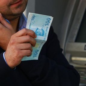 Ekonomi profesörü dolandırıcıların hedefi oldu