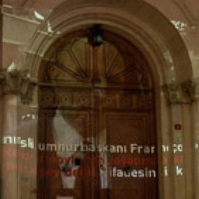 Fransa Başkonsolosluğu duvarına soykırımları yansıtıldı