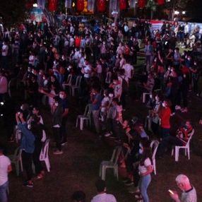 İki bin kişinin katıldığı Murat Dalkılıç konserinde koronavirüs unutuldu
