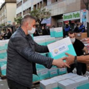 Gölcük'ten İzmir’e 1 tır dolusu yardım gönderildi