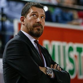 Başantrenör Ufuk Sarıca ile yollar ayrıldı