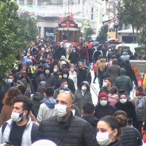 İstiklal Caddesi'nde yine yoğunluk oluştu