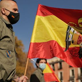İspanya'da diktatör Franco Nazi selamıyla anıldı