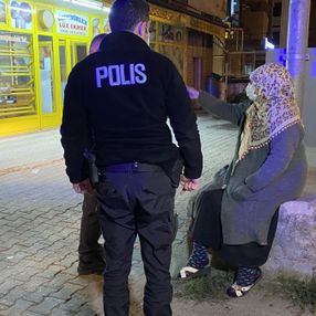 Düzce'de polisin şefkati yürekleri ısıttı