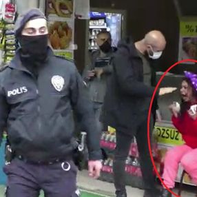 Bursa’da maske takması için uyaran polise saldırdı
