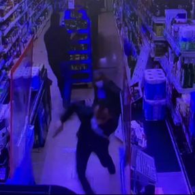 Diyarbakır'da bir kişi silahlı soyguncuyu önledi