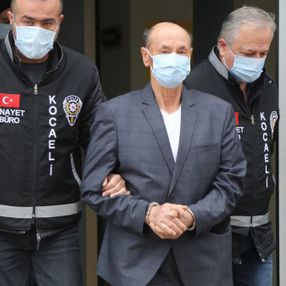 Kocaeli’de baraka yaptığı arsanın sahibini öldürdü