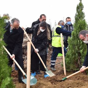 Bursa'da Çanakkale şehitleri anısına 4 bin 92 fidan dikildi