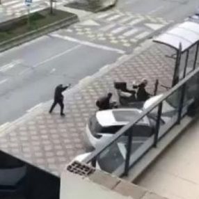 Başakşehir'deki silahlı kavga kamerada