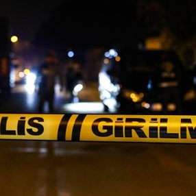 Mersin'de şizofreni hastası bıçaklayarak öldürdüğü annesini valize koydu