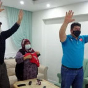 Avrupa şampiyonu Rıza Kayaalp'in baba evinde madalya sevinci