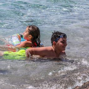 Antalya'da Konyaaltı sahili doldu