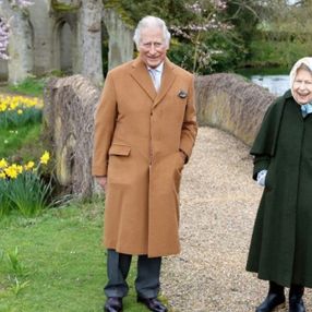 Kraliçe Elizabeth görevlerini bırakacak iddiası
