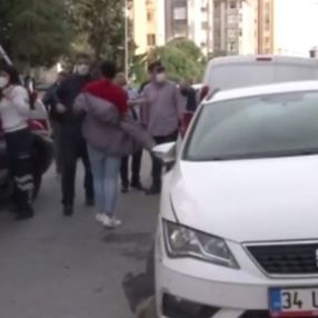 Esenyurt'ta boş yolda park halindeki araca çarpıp takla attı