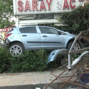 Esenyurt’ta ehliyetsiz sürücü kaza yaptı