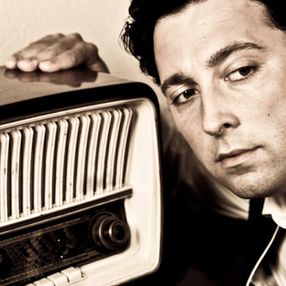 İki farklı kitapta Türkiye'nin radyo gerçeği