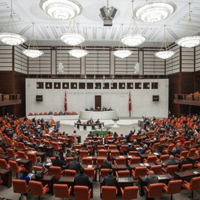 AK Parti'den TBMM'ye müsilaj önergesi