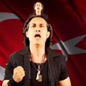Kıraç'ın milli takım futbolcularına şarkısında Mehmetçik demesi tepki topladı
