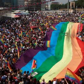 İBB’nin LGBT’lilere yönelik eğitiminin maliyeti