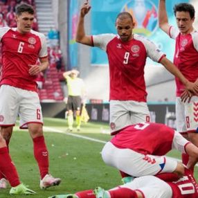 Danimarka'da Christian Eriksen yerden kalkamadı