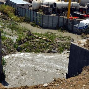 Avcılar'da İSKİ şantiyesini su bastı