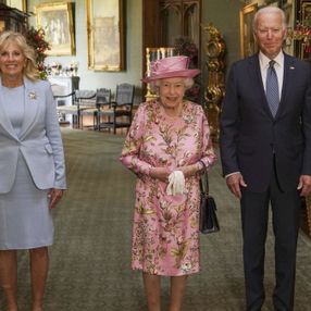 Joe Biden, İngiltere Kraliçesi II.Elizabeth ile bir araya geldi